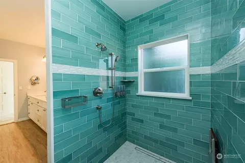 Bath - 831 Jones Farm Rd, Sequim, WA 98382 photo 2 of 3