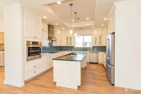 Kitchen - 831 Jones Farm Rd, Sequim, WA 98382 photo 2 of 7