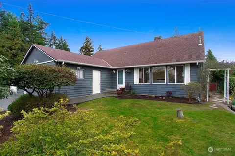 8420 Maplewood Ln, Edmonds, WA 98026