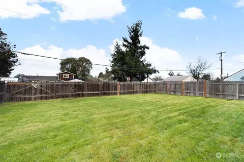 Exterior - 472 W Spruce St, Sequim, WA 98382 photo 7 of 9