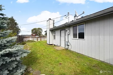Exterior - 472 W Spruce St, Sequim, WA 98382 photo 6 of 9