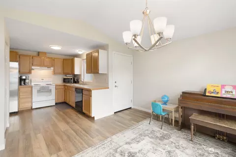 Dining - 472 W Spruce St, Sequim, WA 98382 photo 1 of 2