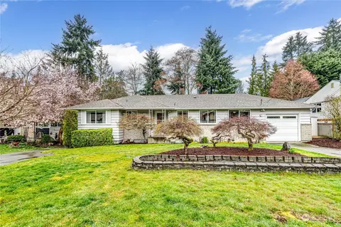 1614 N 203rd Pl, Shoreline, WA 98133