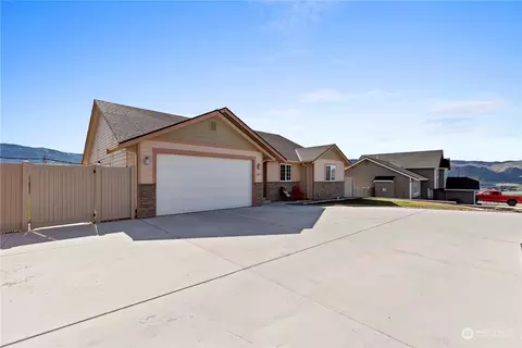 627 S Newton Ave, East Wenatchee, WA 98802