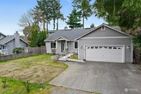 855 SW 132nd St, Burien, WA 98146