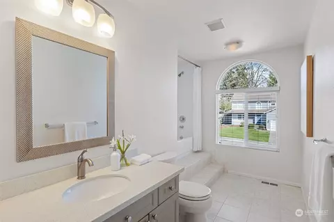 Bath - 112 236th Pl SW, Bothell, WA 98021 photo 3 of 4