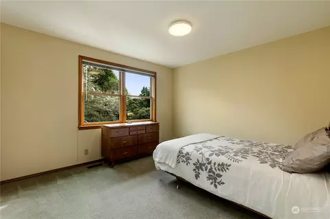 Bedroom - 9656 Blake Pl, Edmonds, WA 98020 photo 3 of 5