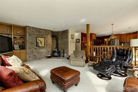 Living - 9656 Blake Pl, Edmonds, WA 98020 photo 6 of 7