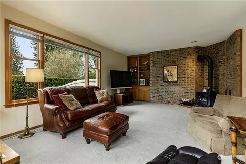 Living - 9656 Blake Pl, Edmonds, WA 98020 photo 5 of 7