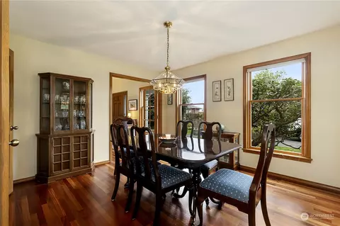 Dining - 9656 Blake Pl, Edmonds, WA 98020 photo 2 of 7