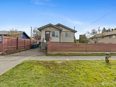 9424 20th Ave SW, Seattle, WA 98106