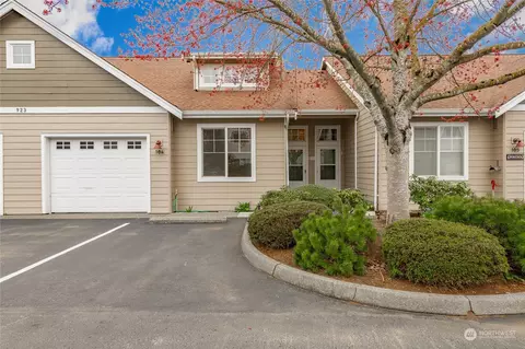 923 Aaron Dr #104, Lynden, WA 98264
