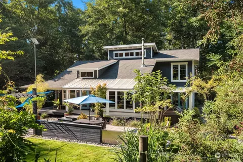 23130 50th Pl SW, Vashon, WA 98070