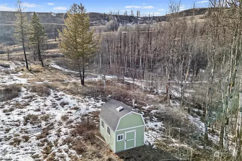 38 Light Rd, Oroville, WA 98844