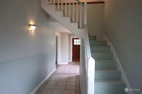 Entry Way - 5009 S 3rd Ave, Everett, WA 98203 photo 3 of 6