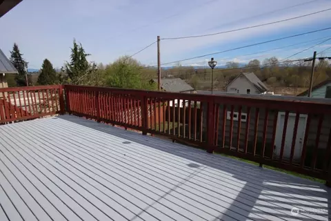 Exterior - 5009 S 3rd Ave, Everett, WA 98203 photo 9 of 11