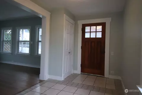 Entry Way - 5009 S 3rd Ave, Everett, WA 98203 photo 1 of 6