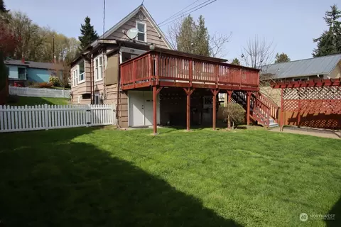 Exterior - 5009 S 3rd Ave, Everett, WA 98203 photo 3 of 11