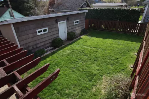 Exterior - 5009 S 3rd Ave, Everett, WA 98203 photo 5 of 11
