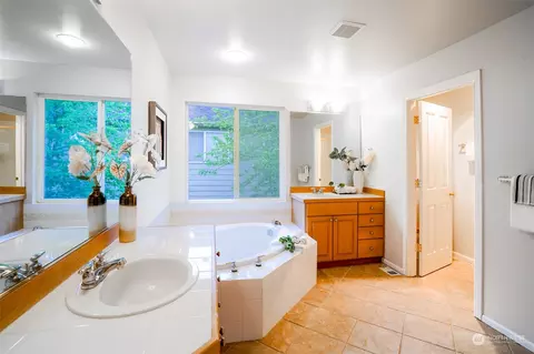 Bath - 17610 31st Dr SE, Bothell, WA 98012 photo 1 of 2