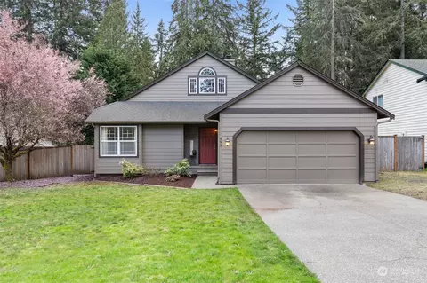 893 NE Gold Stone Ln, Bremerton, WA 98311