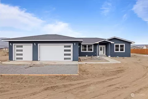 208 Clayton Pl, Mattawa, WA 99349