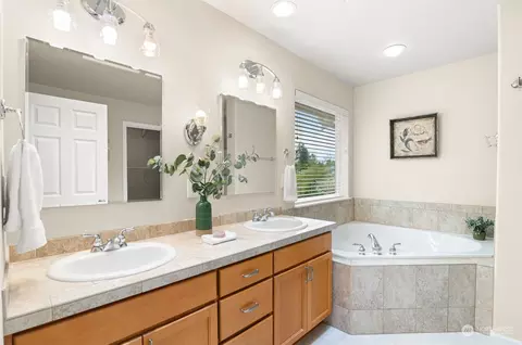 Bath - 23617 17th Ave W, Bothell, WA 98021 photo 2 of 6