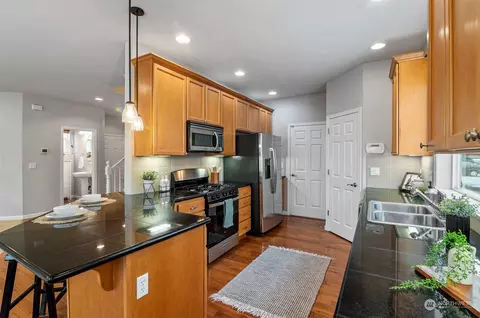Kitchen - 23617 17th Ave W, Bothell, WA 98021 photo 4 of 4