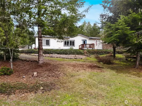 30 N Cutthroat Pl, Hoodsport, WA 98548