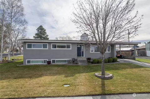 2105 S Belair Dr, Moses Lake, WA 98837