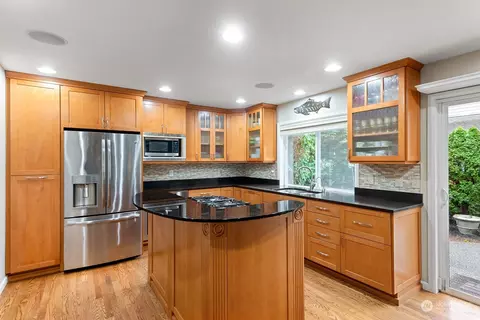 Kitchen - 3930 208th Pl SE, Bothell, WA 98021 photo 2 of 3