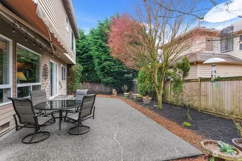 Exterior - 3930 208th Pl SE, Bothell, WA 98021 photo 4 of 5