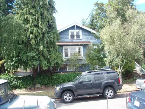 422 N 46th St, Seattle, WA 98103