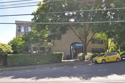 2211 NE 54th St #3E, Seattle, WA 98105