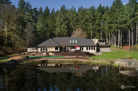 10818 Olallie Ln NE, Bainbridge Island, WA 98110