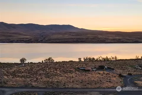 404 Lakeside Way SW, Mattawa, WA 99349