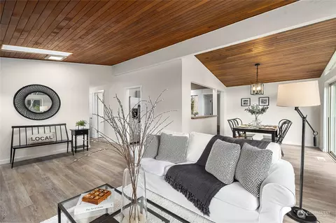 Living - 21625 45th Ave SE, Bothell, WA 98021 photo 6 of 6