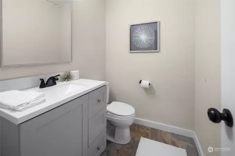Bath - 21625 45th Ave SE, Bothell, WA 98021 photo 1 of 3