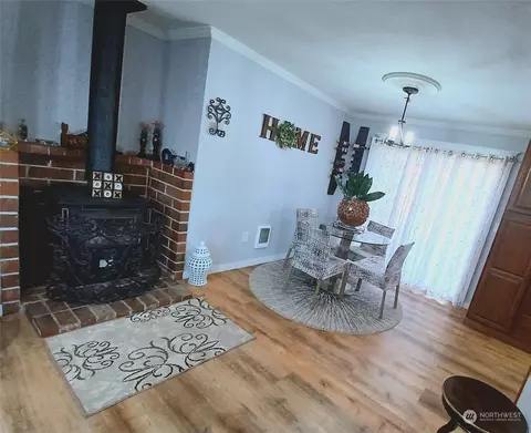 Living - 9101 11th Pl W, Everett, WA 98204 photo 5 of 5