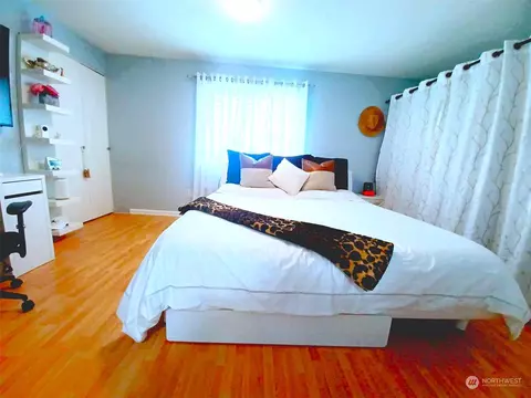 Bedroom - 9101 11th Pl W, Everett, WA 98204 photo 6 of 12