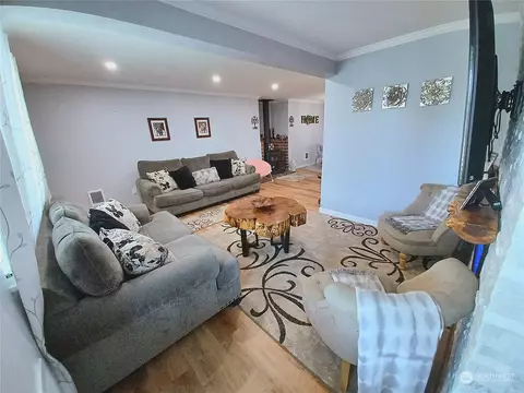 Living - 9101 11th Pl W, Everett, WA 98204 photo 4 of 5