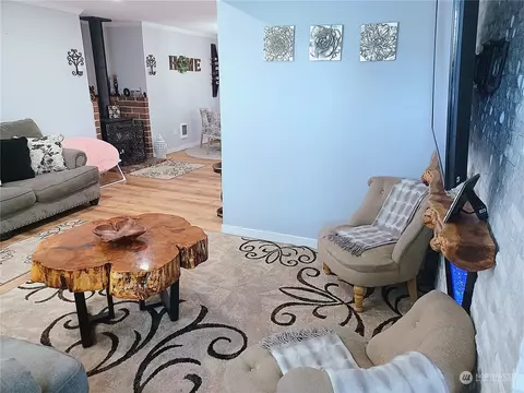 Living - 9101 11th Pl W, Everett, WA 98204 photo 3 of 5