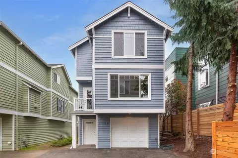 12326 14th Ave NE #B, Seattle, WA 98125