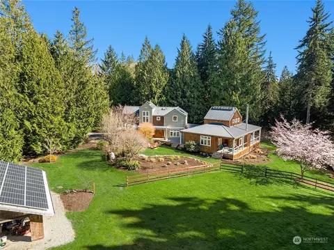 12490 N Madison Ave NE, Bainbridge Island, WA 98110