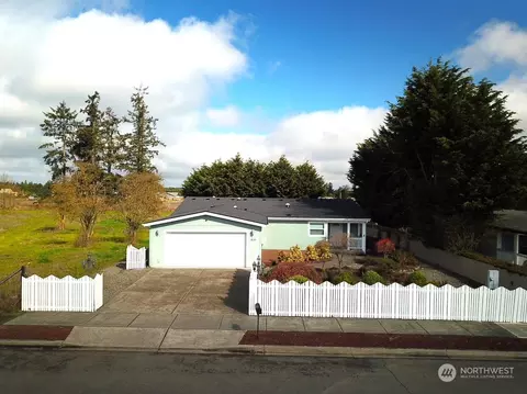 830 W Fir St, Sequim, WA 98382