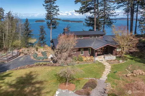 168 Georgia Strait Ln, Olga, WA 98279