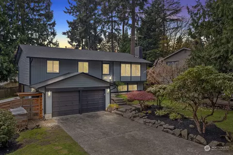 9229 NE 133rd St, Kirkland, WA 98034