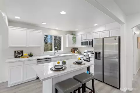 Kitchen - 14233 41st Dr SE, Mill Creek, WA 98012 photo 4 of 4