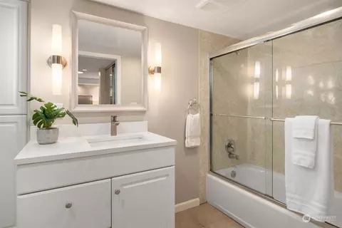 Bath - 16144 Bothell Way NE, Lake Forest Park, WA 98155 photo 4 of 6
