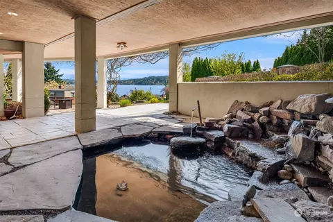 Exterior - 16144 Bothell Way NE, Lake Forest Park, WA 98155 photo 5 of 8
